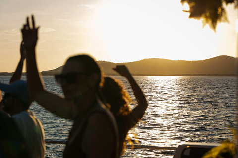 Ibiza: Formentera Full-Day Boat Trip with Sunset Party