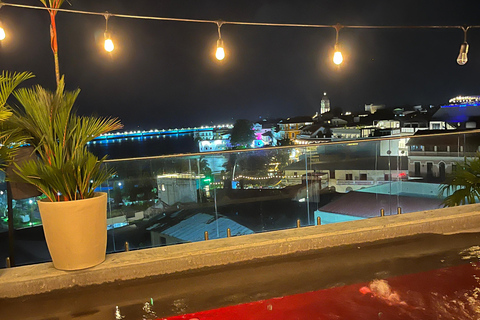 Panama City: esperienza nei bar locali — Notti a Casco ViejoPanama City: esperienza nei bar locali — notti a Casco Viejo