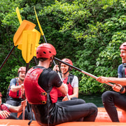 Split: rafting premium, exploración de cuevas, saltos desde acantilados y picnic.