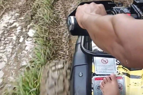 Langkawi:Paseo en quad por la ladera de Matchinchang