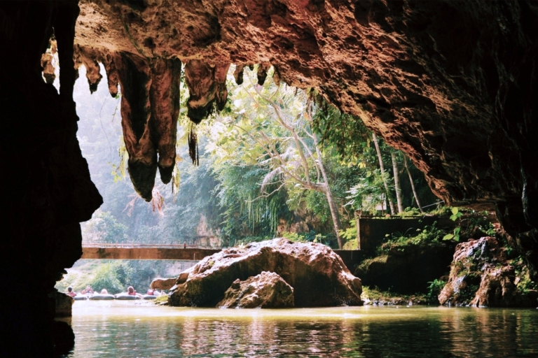 Yogyakarta: Tagestour zur Jomblang-Höhle und Pindul-Höhle mit Mittagessen