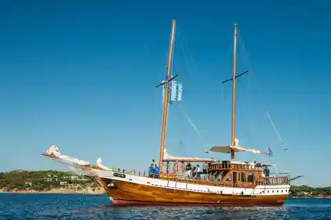 Athens: Agistri, Moni, and Aegina Cruise with Lunch & Drinks