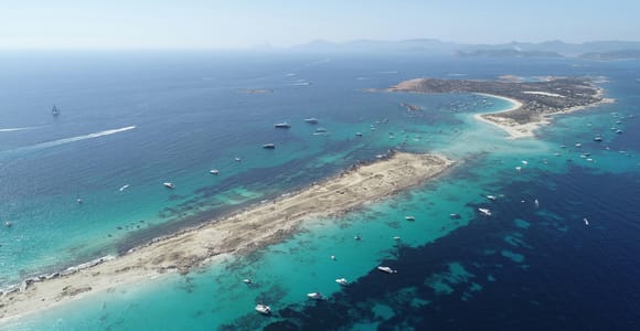 Ibiza: Round-Trip Ferry to Formentera from Playa d’en Bossa