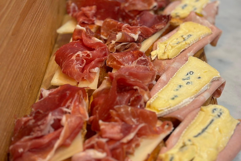 Palma de Mallorca: Private Guided Walking Tour with Tapas