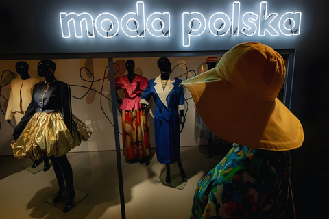 Łódź: Textile Museum Private Guided Tour