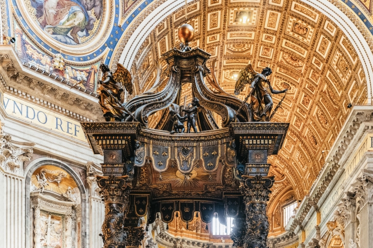 Basílica de San Pedro: tour por cúpula y grutas subterráneasTour semiprivado en italiano