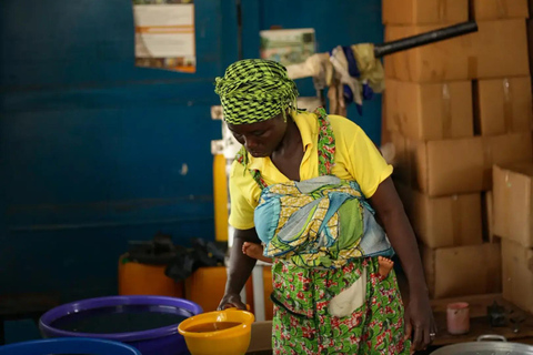 Accra: Shea Butter Making Tour Shea Butter Experience