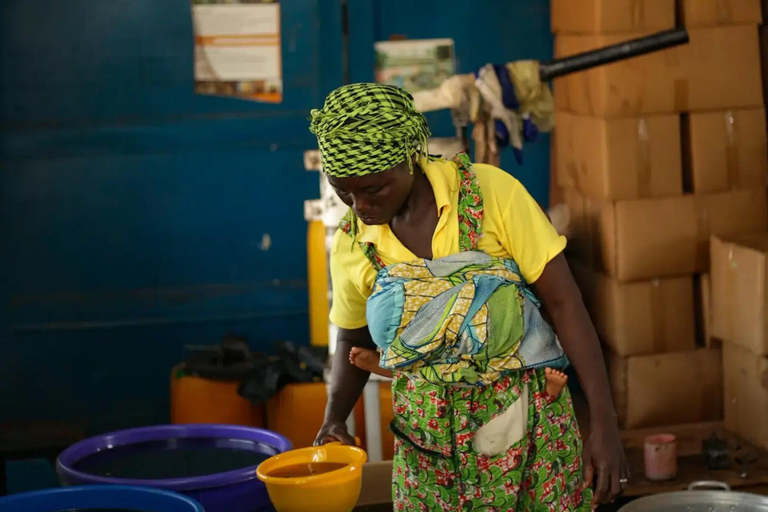 Accra: Shea Butter Making Tour Shea Butter Experience