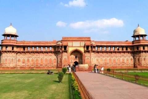 Delhi: Wycieczka po mieście z Taj Mahal, Fortem Agra i Fatehpur SikriDelhi – Samochód z kierowcą, przewodnikiem, wejściem do zabytków i lunchem