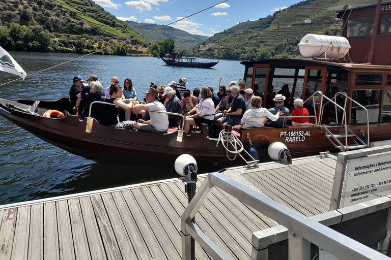 Von Porto aus: Kleingruppentour für Essen und Wein im Douro-TalTour mit Abholung vom Hotel und Rücktransfer zum Hotel