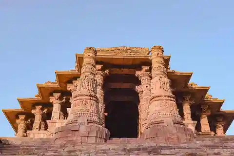 Ahmedabad: Guided Daytrip to Modhera & Patan City by Car