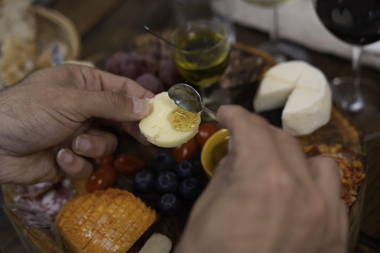 Porto: Cheese and Port Wine Tasting in a Unique Place