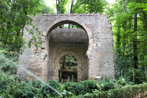 Alhambra Surroundings: History, Architecture and Legends