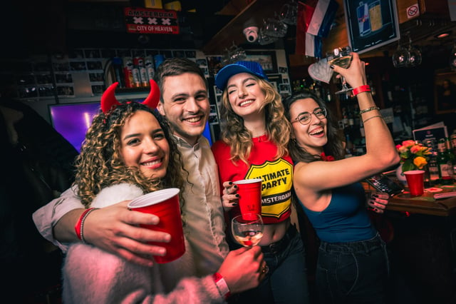 Amsterdam: Pub Crawl del Barrio Rojo con chupitos ilimitados