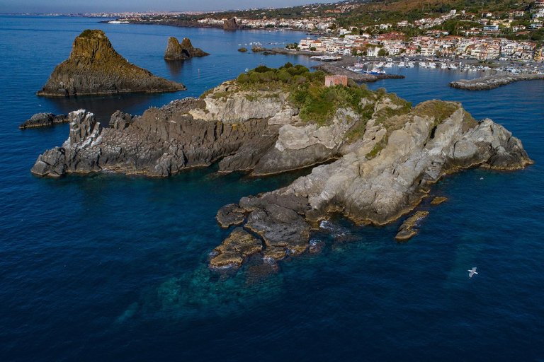 Aci Trezza : visite guidée des grottes d&#039;Ulysse et de la zone de réserve