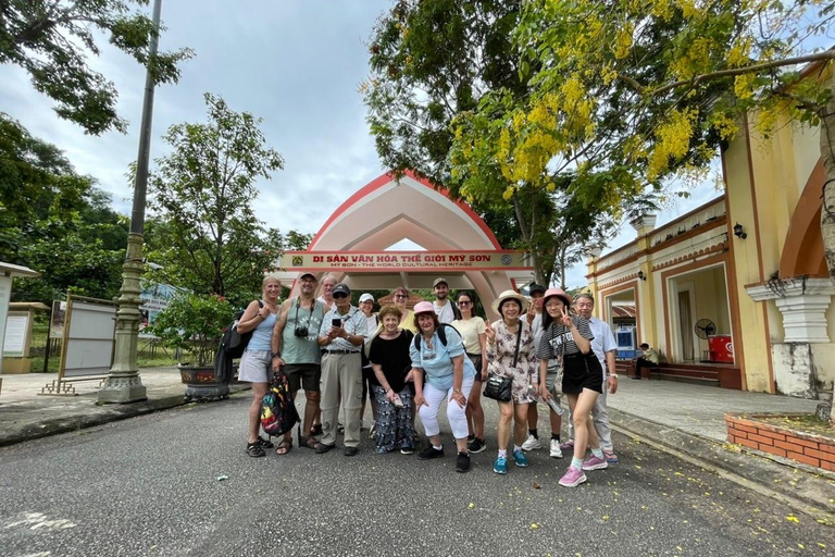 Transfert privé vers les Montagnes de Marbre et l'Île Sainte de Mon FilsPrise en charge à Hoi An