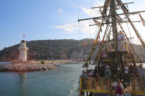 Alanya: Party Boat & Disco Bus Experience / Dinner and Wine