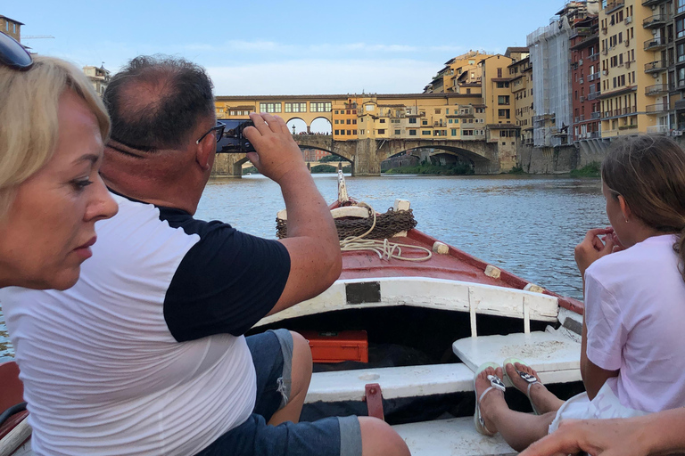 Florence: Private Boat Tour with Wine