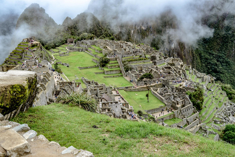 Sacred Valley + Machupicchu 2D/1N Valle Sagrado + Machupicchu 2D/1N (return by train)