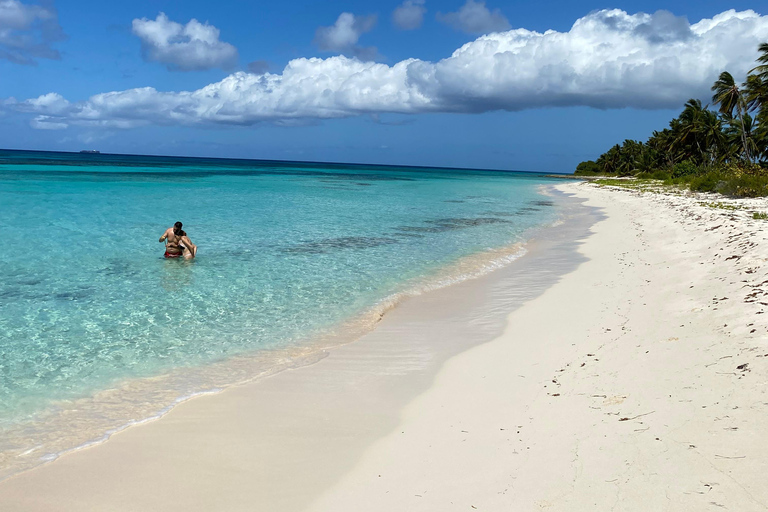 Saona Island VIP: 4 Beaches , Mano Juan & Canto de la Playa 4 Beaches VIP Saona Island: Mano Juan & Canto de la Playa