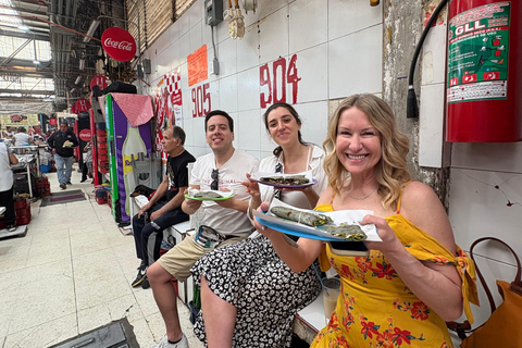 Xochimilco: Food and Trajinera Ride with Local Women