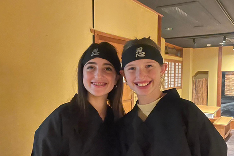 Kioto: Ninja Experience Cafe Kyoto GionTrening ninja + wypożyczenie kostiumu ninja + jeden napój + posiłek