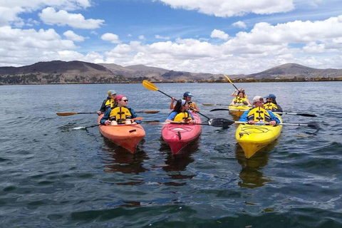 Puno: Half Day Kayak in the Uros Islands + English/Spanish Tour Guide