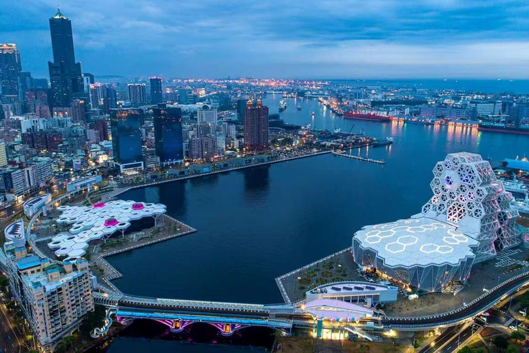 A Canvas of Faith and Art:A Poetic Day Trip to Kaohsiung 9-Hour Journey (Eight-Seat Business Car)