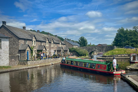 From Cardiff: Castles, Waterfalls and Mountains Day Tour