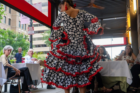 Espectáculo de flamenco con cena y sangríaEspectáculo flamenco con cena y sangría
