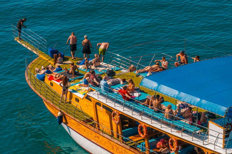 Alanya: 2 Concepts Boat Tour – Party or Relax Cruise Pirate Party Boat WITHOUT Hotel Transfer