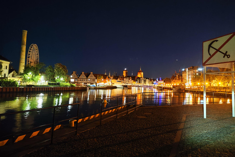 Gdańsk: Wrzeszcz and Shipyard District Private Bike Tour Golden Hour Ride – Gdańsk on evening mood Photo Stops