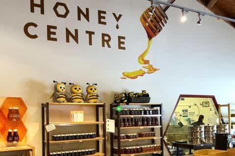 Auckland: Honey Center, Horse Riding & Sheep World Tour - Image 3