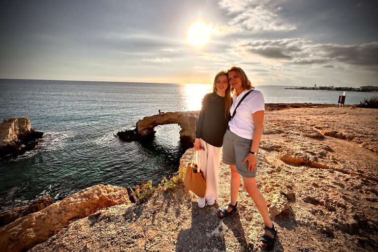 Cap Greco : grottes marines, pont des amoureux avec barbecue