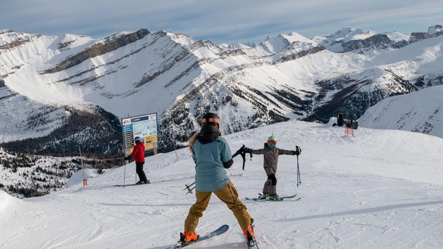 Banff Lake Louise Ski Snowboard Lesson and Tour Shuttle