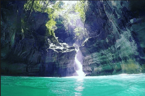 Abseiling vid vattenfallet Hongo Mágico