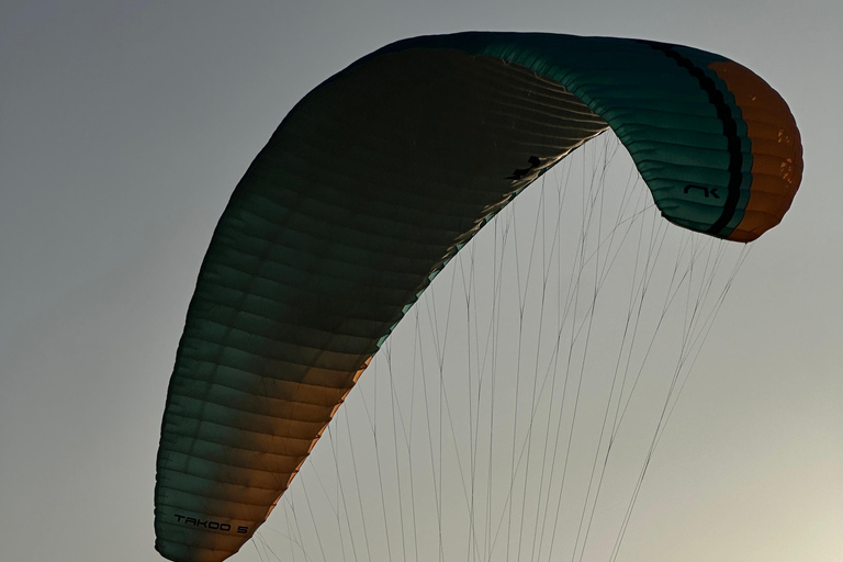 Avventura a Marrakech: parapendio, giro in cammello e colazione