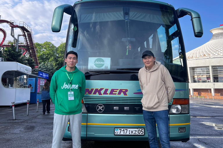 Almaty : Excursion de 2 jours aux lacs Kolsai-Kaindy et au canyon de CharynVisite nocturne de 2 jours avec départ en soirée et séjour de 2 nuits