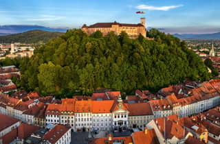 Ljubljana : Promenade guidée et trajet en funiculaire jusqu'au château de Ljubljana