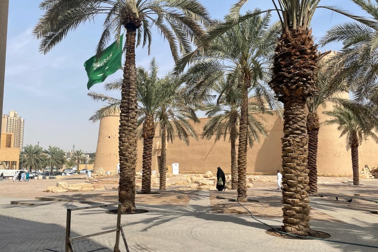 Riyadh: Erkunde die Altstadt, um lokale Geschäfte und saudischen Kaffee zu sehenErkunde die Altstadt von Riad, um lokale Geschäfte und saudischen Kaffee zu sehen