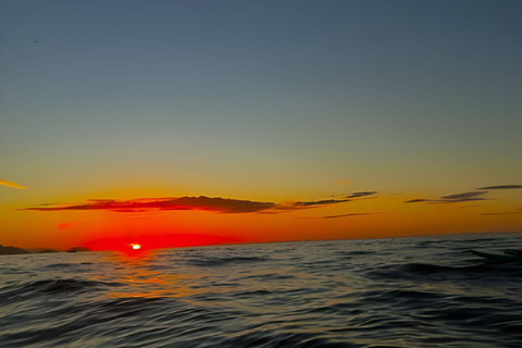 Copacabana: pagaiata di gruppo all&#039;alba con gli istruttori. Indimenticabile!