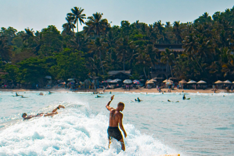 米里萨或卡尔皮蒂亚冲浪营之旅（适合初学者和专家）