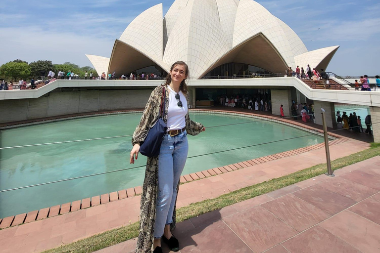 Delhi: Old and New Delhi Private Full or Half-Day Tour Full Day Tour with Guide Only - (Without Car & Driver)