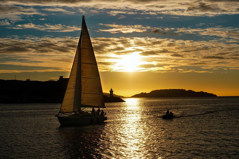 Catania: Sunset Sailing Aperitif along the Coast