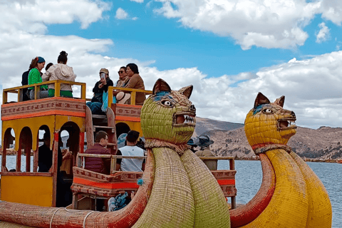 Excursión en barco por los Uros y la isla de Taquile desde PunoDía Completo Uros e Isla Taquile en Lancha Rápida desde Puno