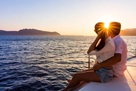 Amalfi: Crociera al tramonto Grotte Beaches Positano Prosecco