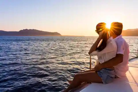 Amalfi: Amalfi Coast and Positano Sunset Cruise with Drinks
