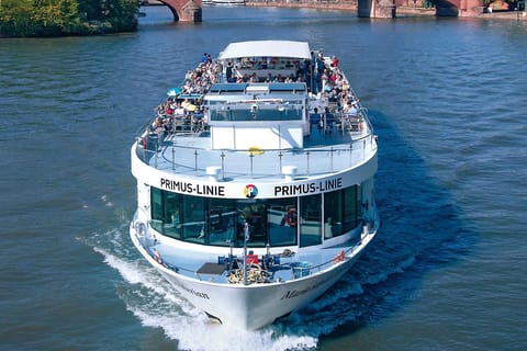 Frankfurt: Main-Sightseeing-Rundfahrt mit Kommentar