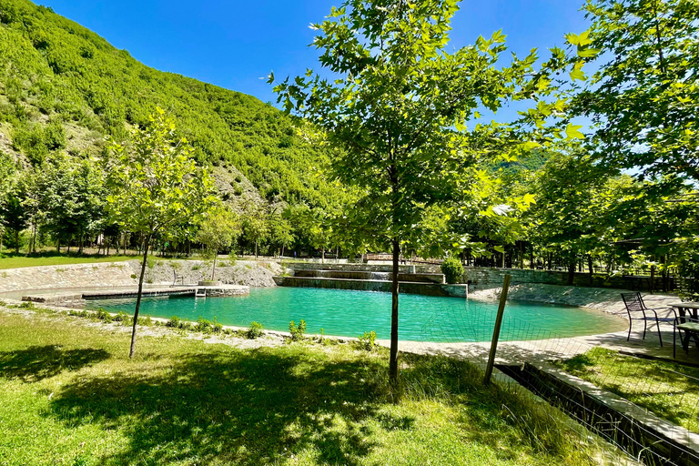 Escursione sul monte Dajti e sulla cascata Shengjergj in Land Rover