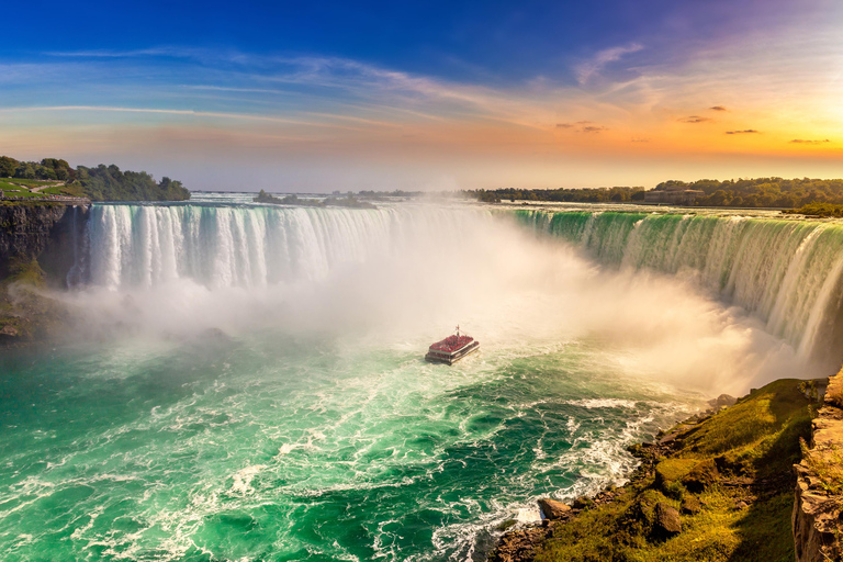 Toronto: Niagara Falls Private Luxury Tour (Up to 6)